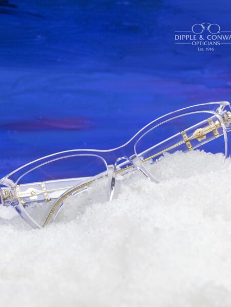 Clear frames in snow